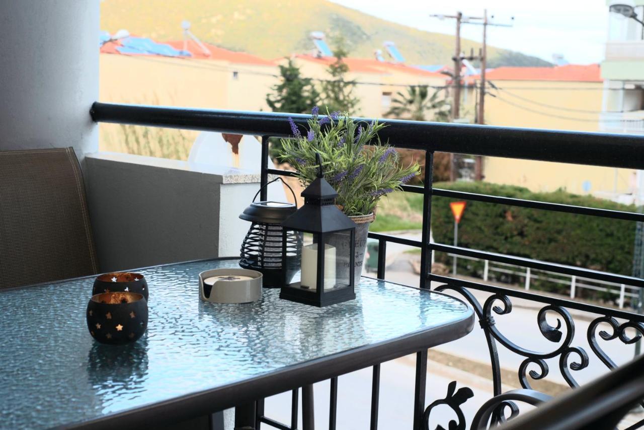 Aparthotel Mistral Luxury Living Néa Péramos Exteriér fotografie