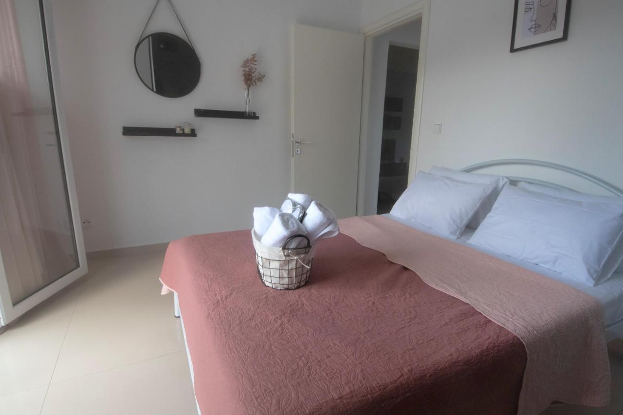 Aparthotel Mistral Luxury Living Néa Péramos Exteriér fotografie