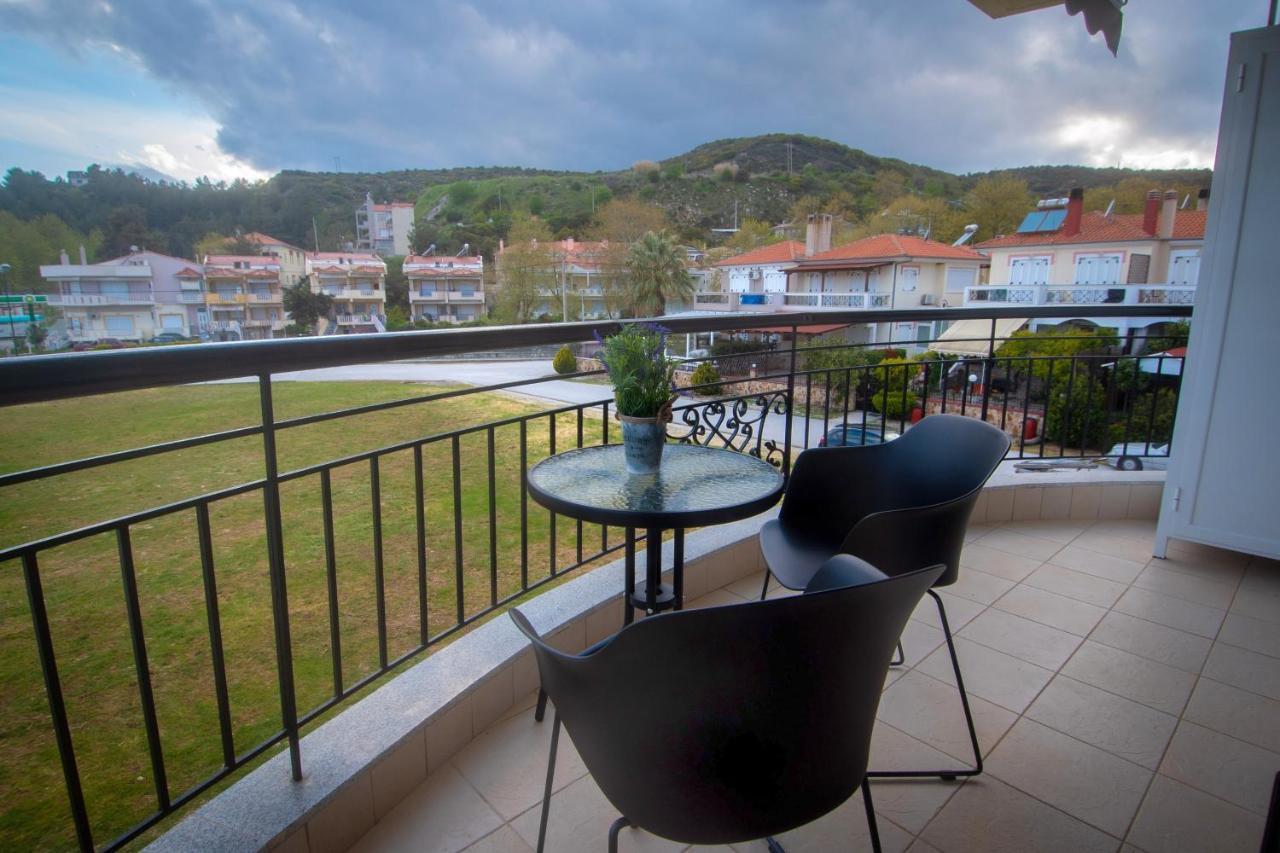 Aparthotel Mistral Luxury Living Néa Péramos Exteriér fotografie